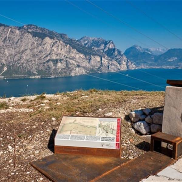 Trekking route "Grande Guerra - Dosso Merlo"
